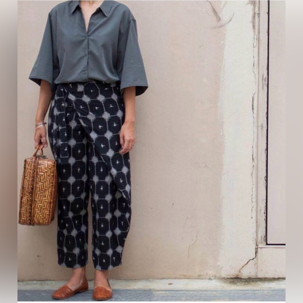 Matter Prints The Swideswept Dhoti In Kirana Black, Size 1